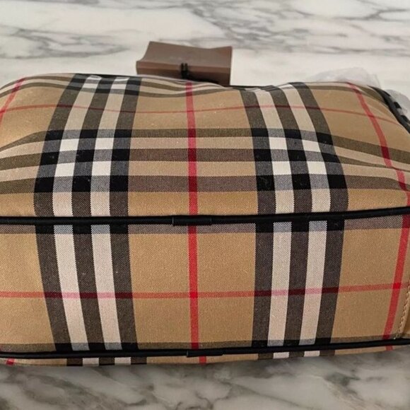 NWT Genuine Burberry Paddy Over Shoulder / Camera Bag Check Cloth and Leather - Picture 7 of 10